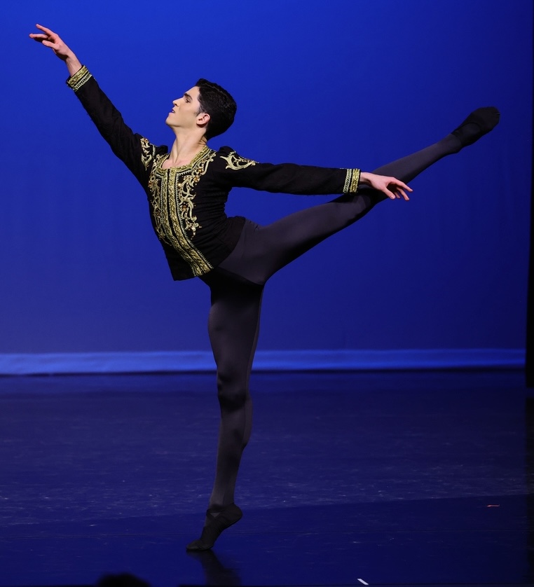 Arabesque-Lucas_Matzkin.jpg