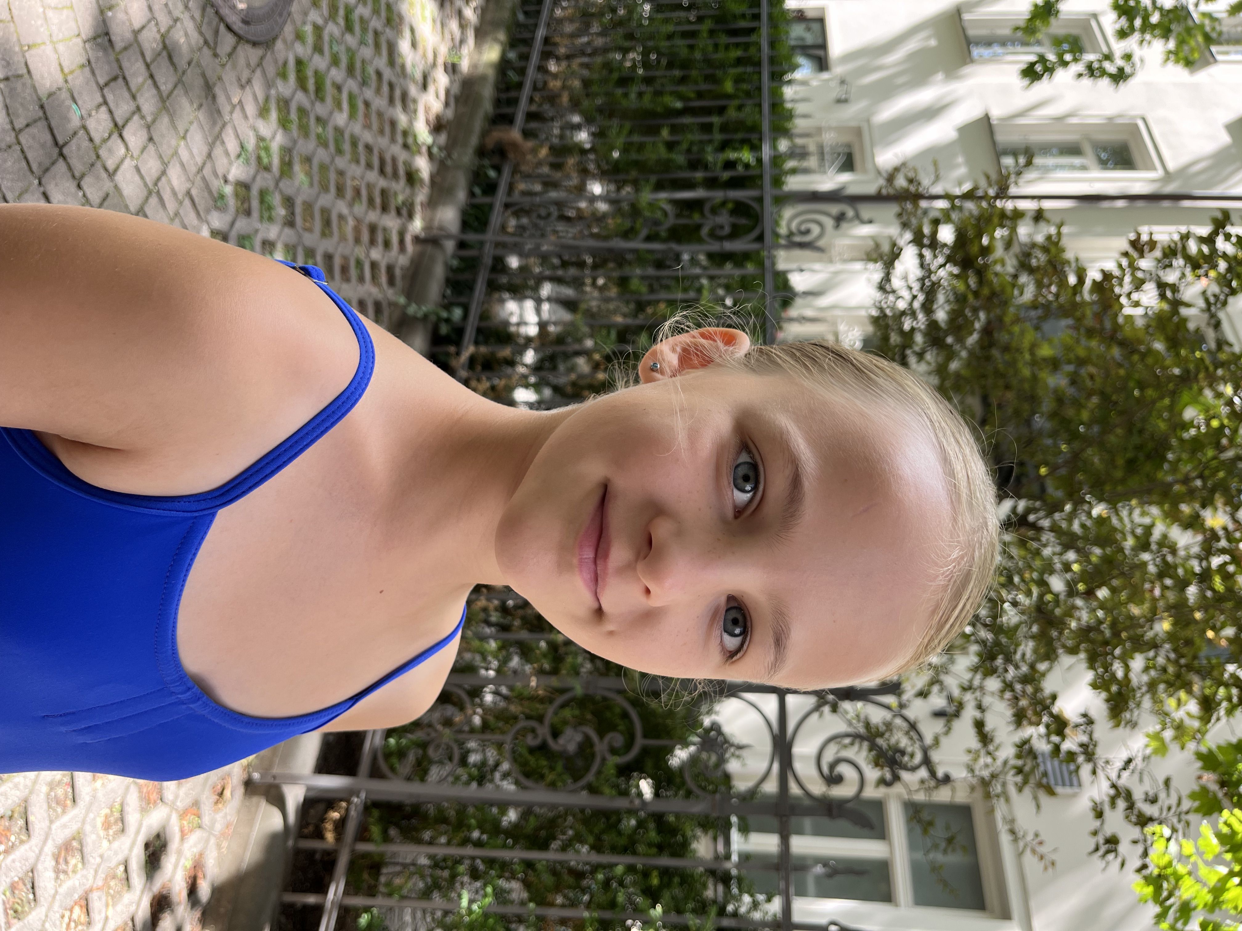 Elizaveta_Sumajlova_Headshot_2.jpg
