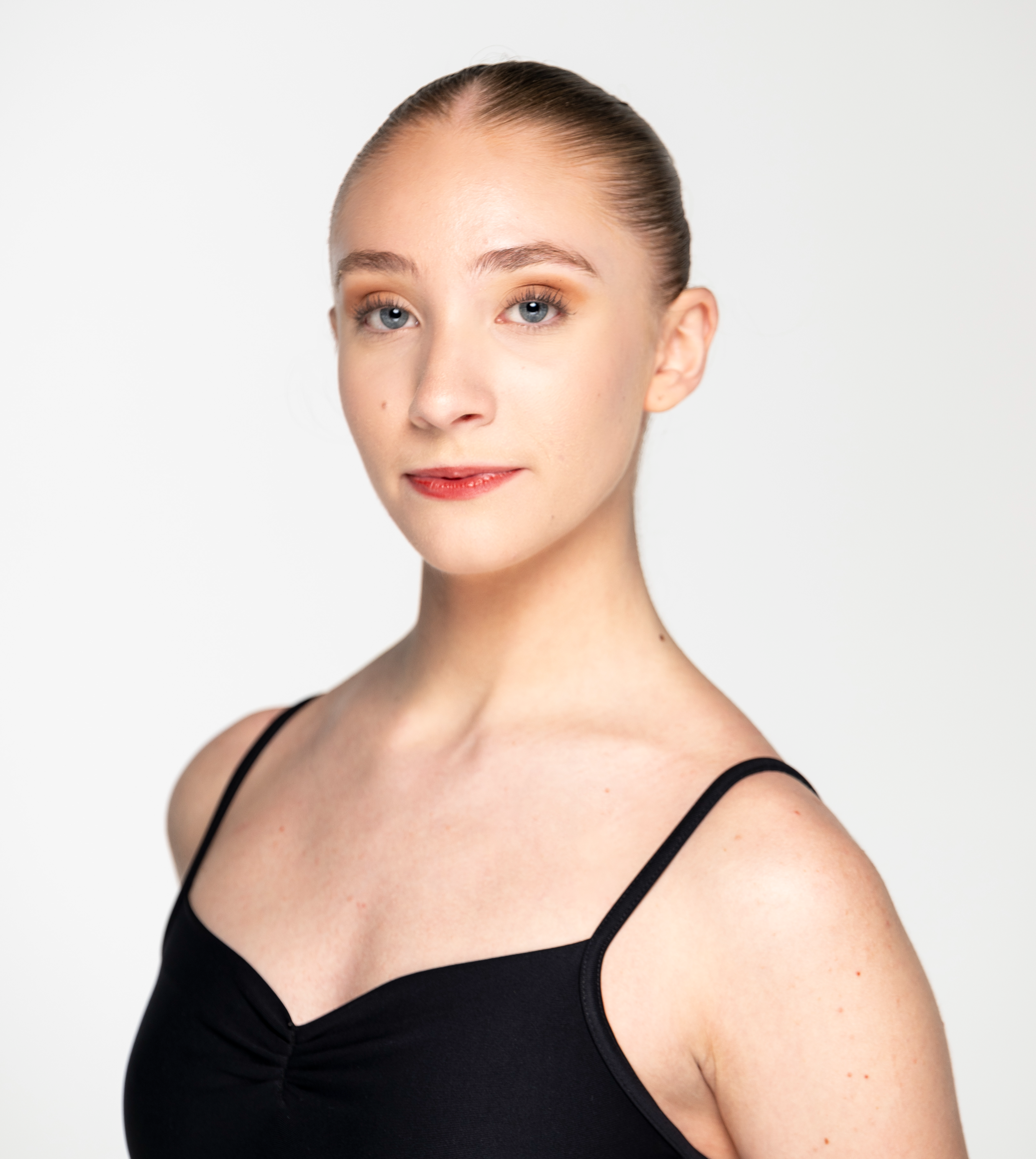 Evangeline_Headshots_3-10-251335.JPG