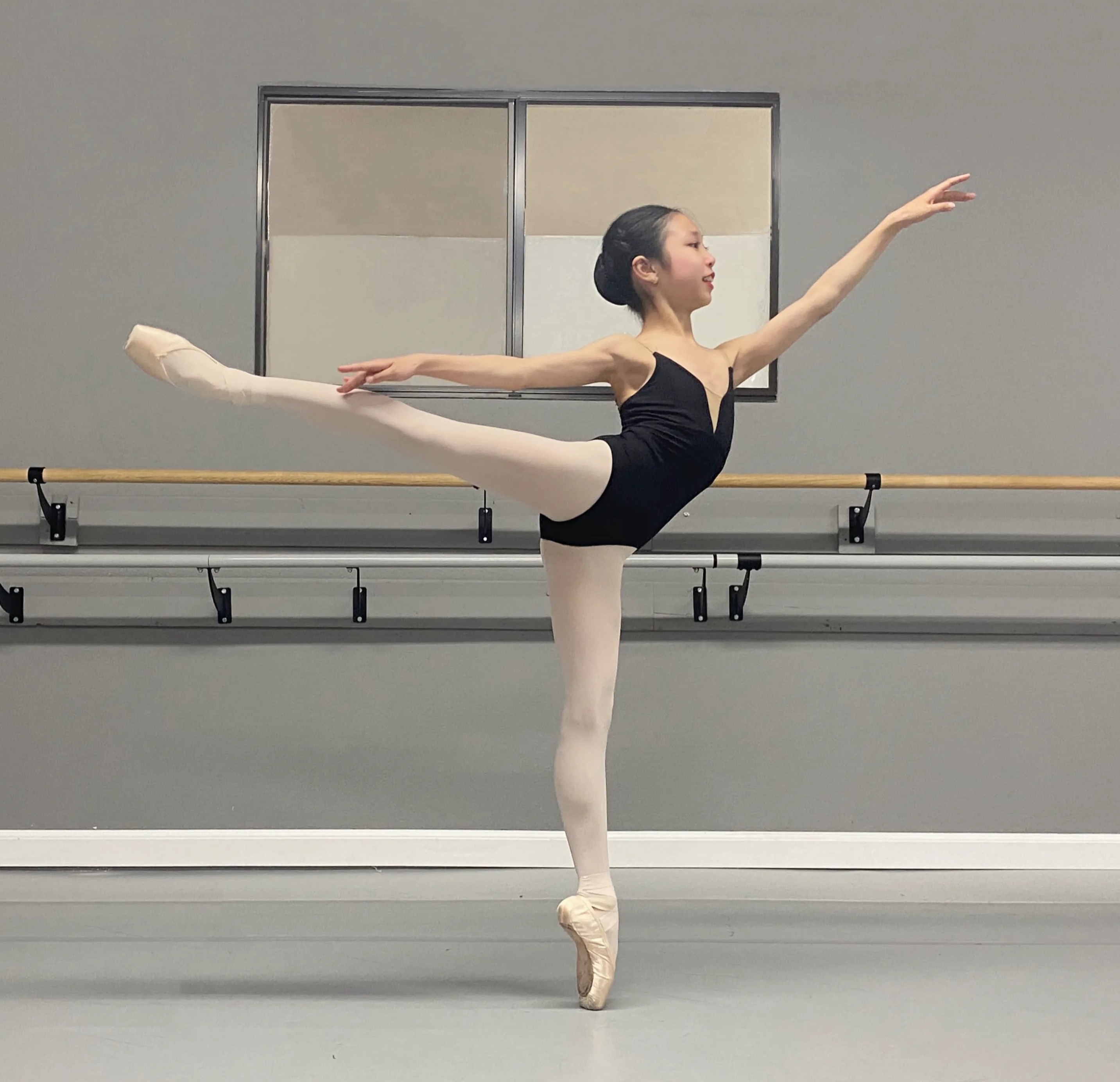 Valerie_Jia_2024_-_Arabesque.jpeg_-_copie.jpg