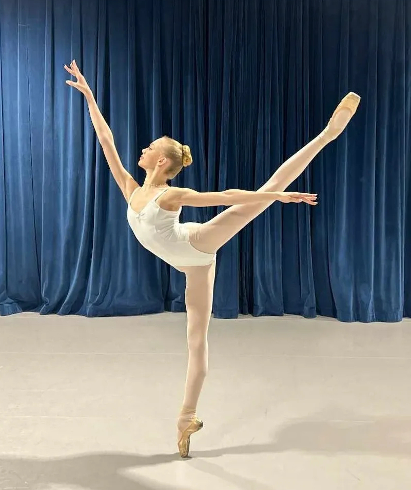 Carlin_Arabesque_2024.jpg_-_copie.jpg