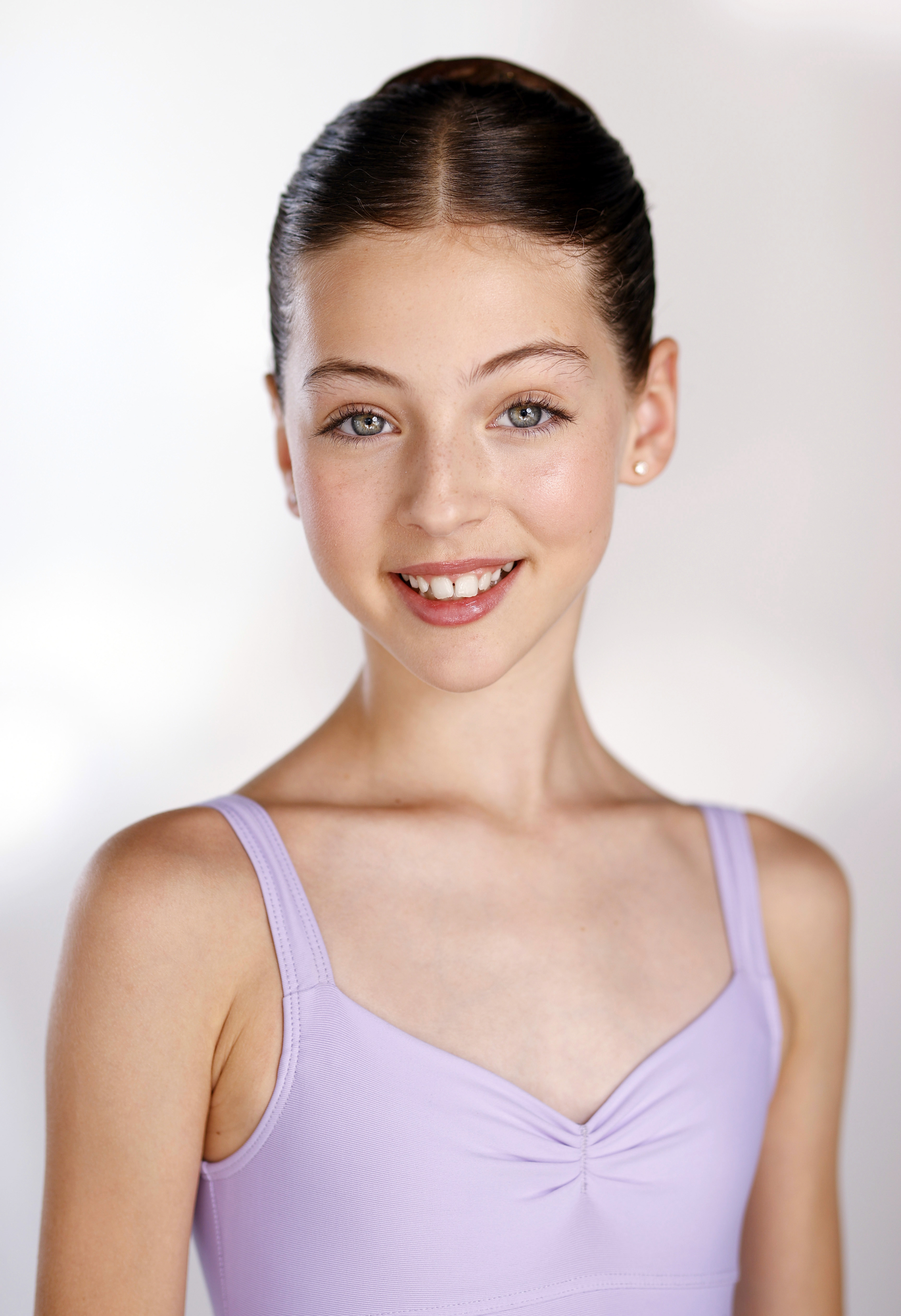 Flo_head_shot_2023.JPG