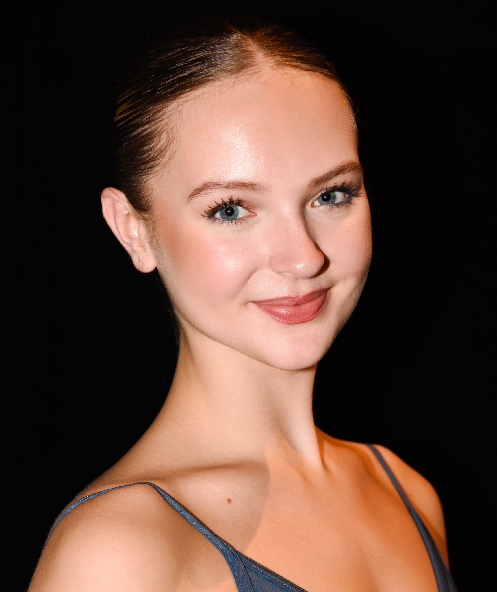Myrna_L_mo_Portrait.JPG
