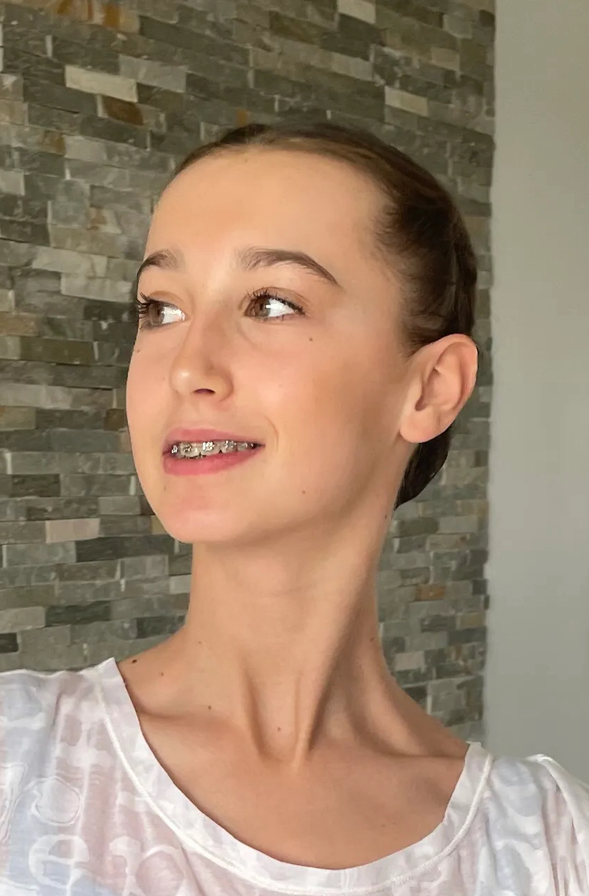 ABGRALL_Louise_-_Provide_a_recent_headshot_-_copie.jpg.jpg
