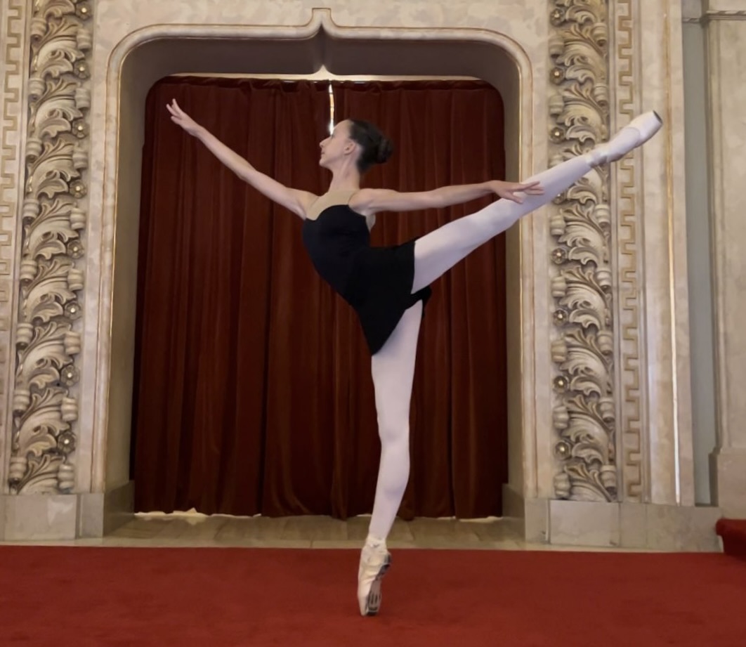 DARIA_MARIA_Ene_-_Provide_an_arabesque_photo.jpeg