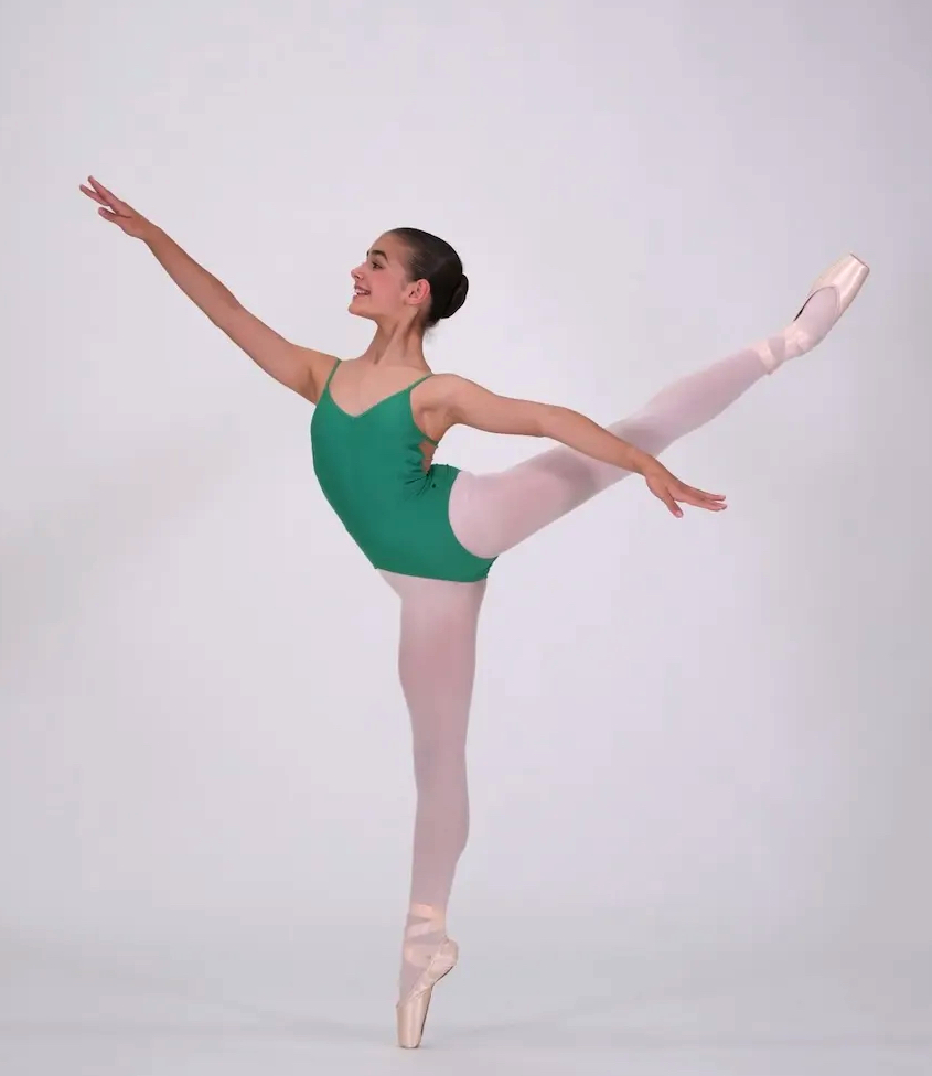 arabesque_en_pointe_.jpg_-_copie.jpg