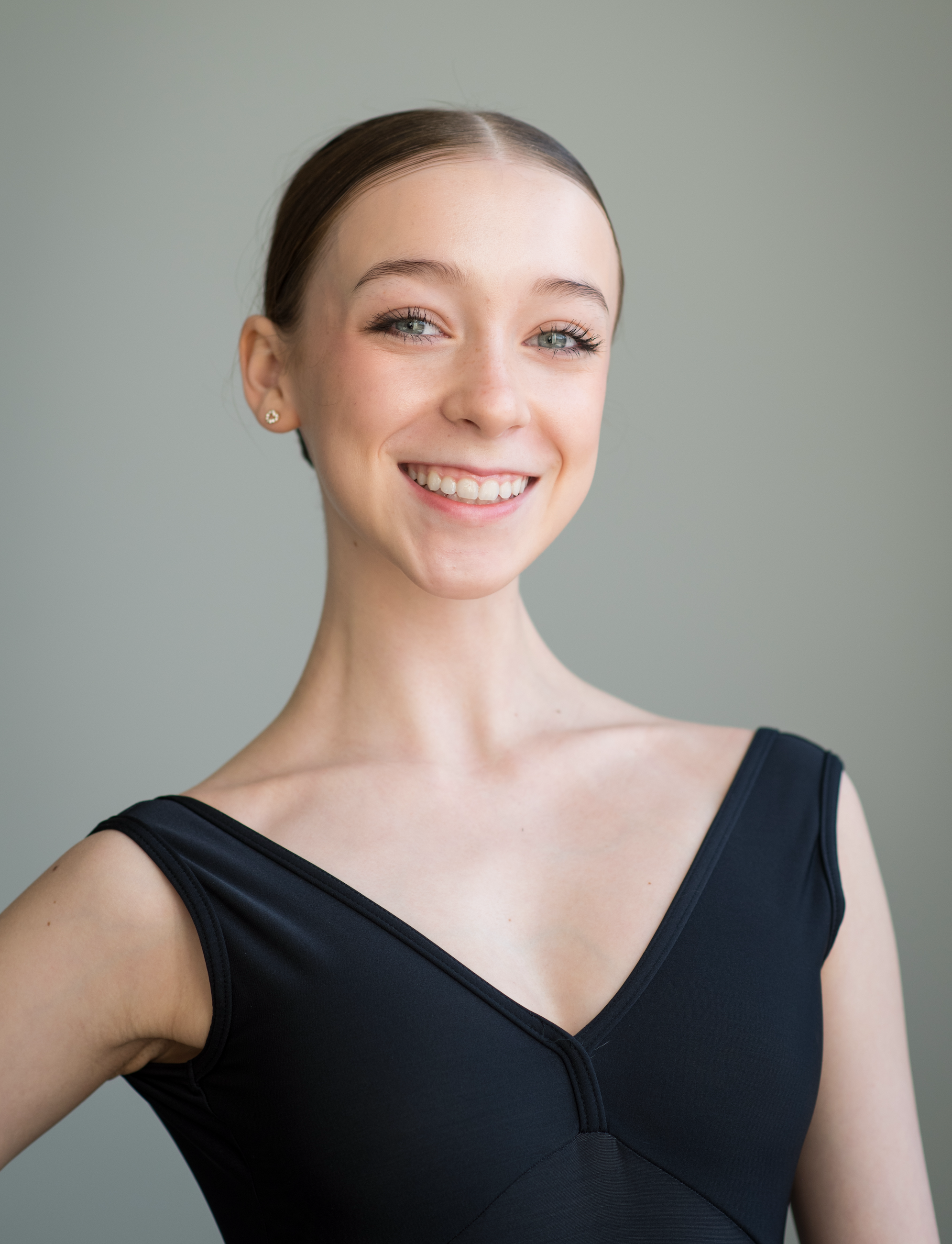Everly_Nedza-Headshot_2024_Ballee_YAGP.png