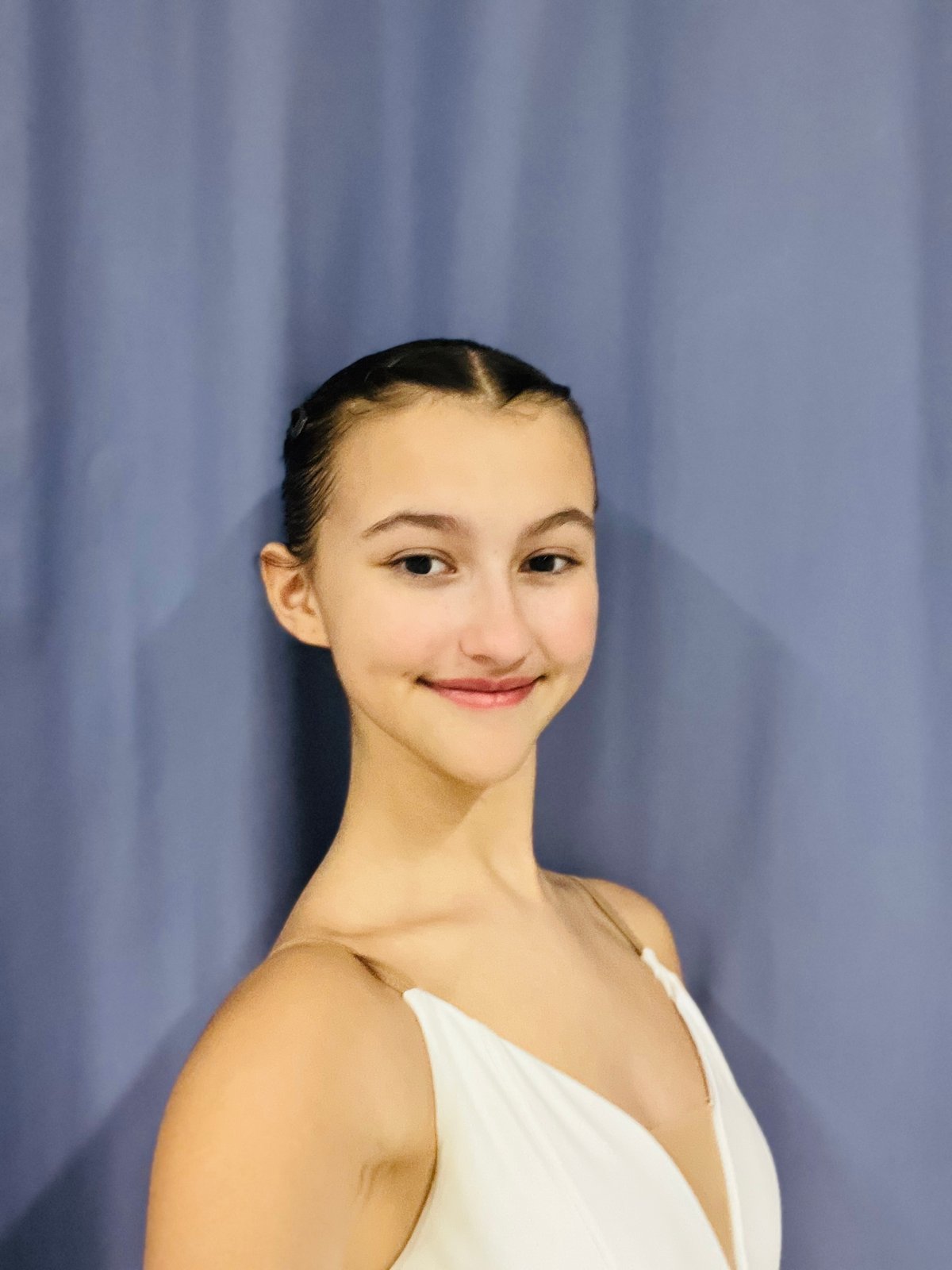 Chloé Akhtarzand portrait