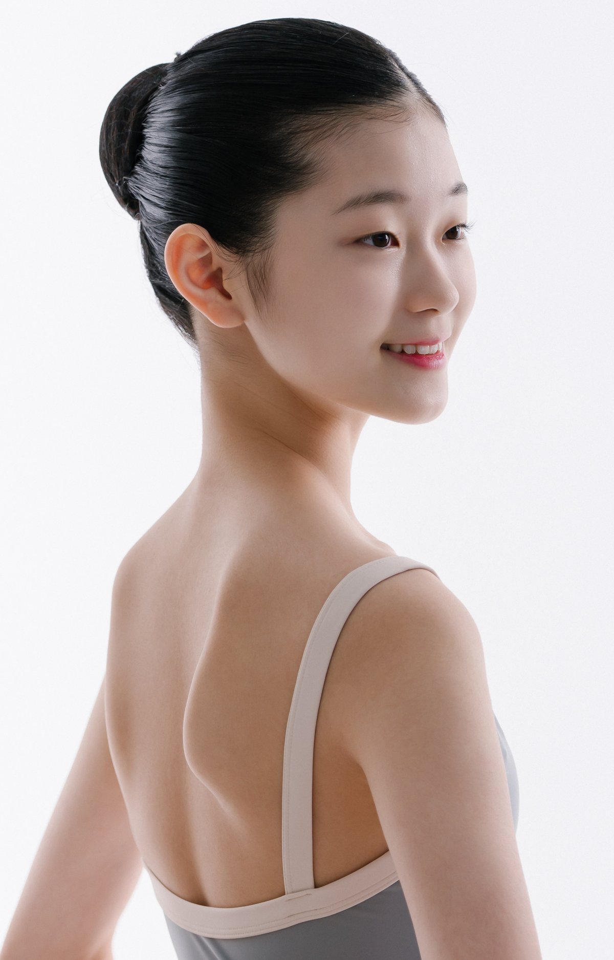 Yuyeon Noh 유연 노 portrait