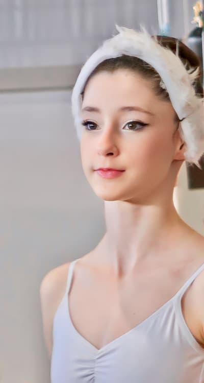 Elisa DEBISE — Classical dancer, France