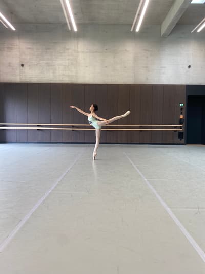Xirui Xu — Classical dancer, Australia