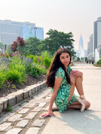 Nadia Cerdas — Classical dancer