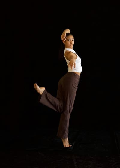 Elizabeth Hrushowy — Classical dancer, France