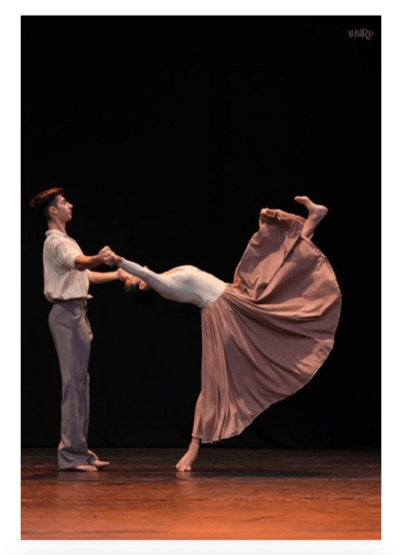 Elizabeth Hrushowy — Classical dancer, France