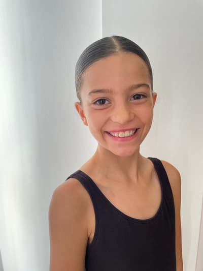 Nicole Corty Laranja Pinehrio — Classical dancer, Brazil