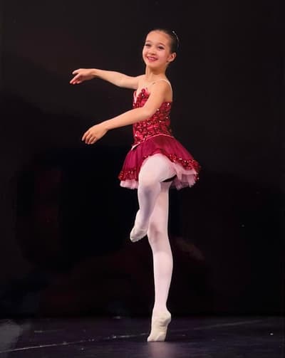 Yrene Wagner Van de Riet — Classical dancer, France