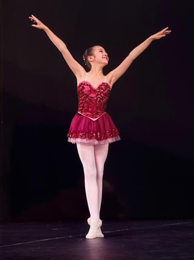 Yrene Wagner Van de Riet — Classical dancer, France