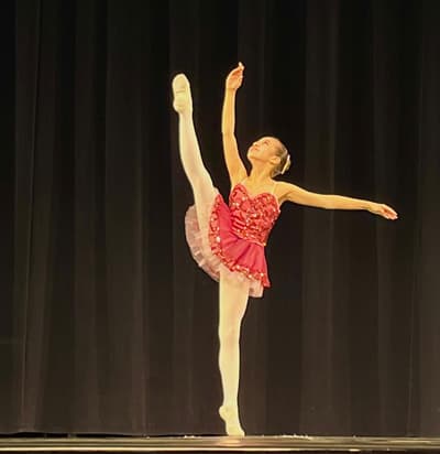 Yrene Wagner Van de Riet — Classical dancer, France