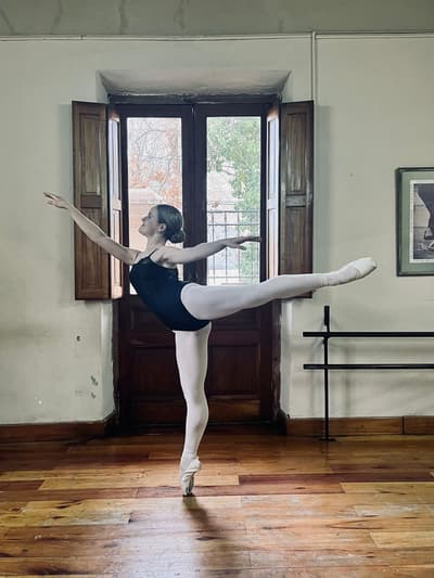 Pauline Vandenbroele — Classical dancer, Argentina