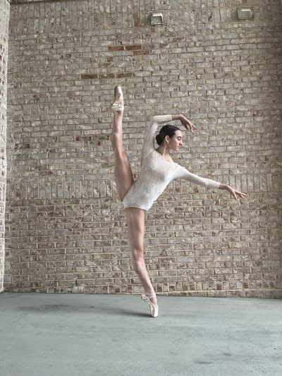 Lola Lybarger — Classical dancer, United States