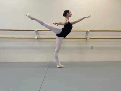 Lola Lybarger — Classical dancer, United States