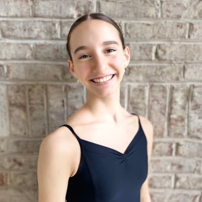 Lola Lybarger — Classical dancer, United States