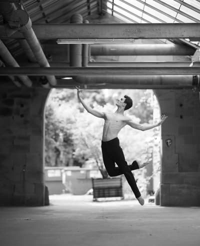 Merlin Erdelen — Classical dancer