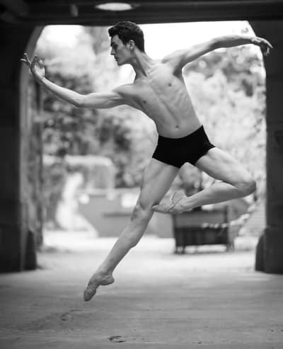 Merlin Erdelen — Classical dancer