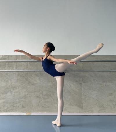Sheravine Jhon — Classical dancer, Indonesia