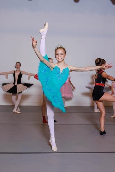 Sacha Estill — Classical dancer, United Kingdom