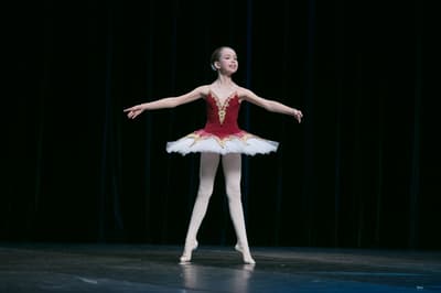 Diana Bobrov — Classical dancer, France