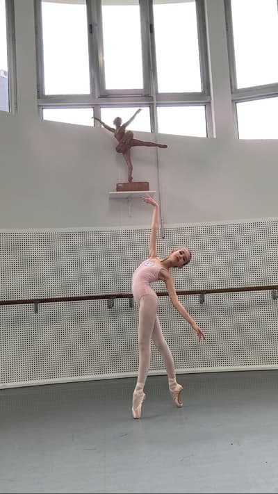 Diana Bobrov — Classical dancer, France