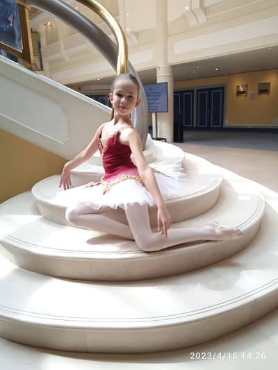 Diana Bobrov — Classical dancer, France