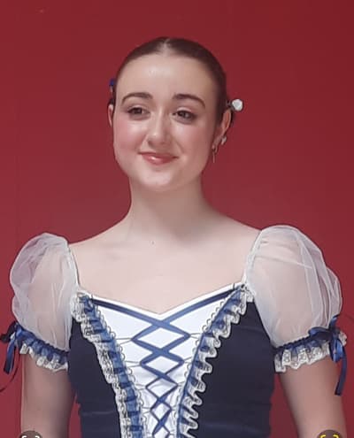 Manon Roux — Neoclassical dancer, France