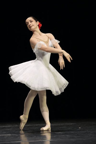 Léna Labeyrie — Classical dancer, Germany