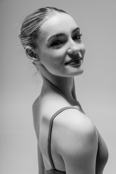 olivia cryne — Neoclassical dancer