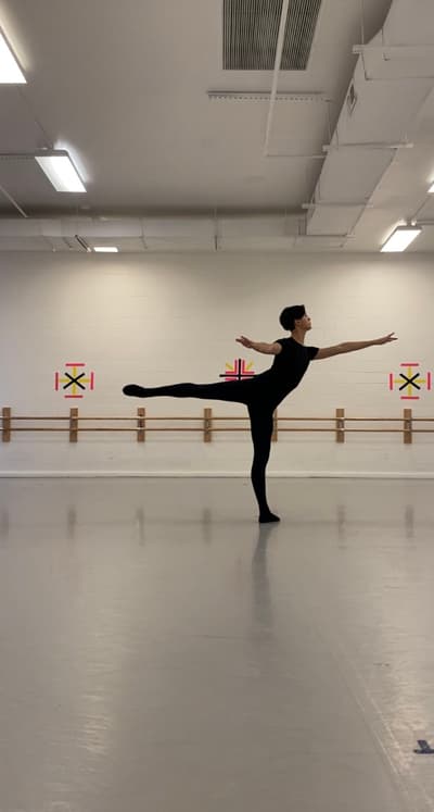 Cheng Ruei Lin Cheng — Classical dancer