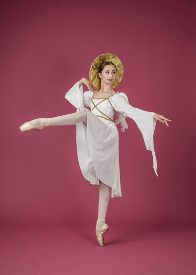 Luna Phelps — Classical dancer