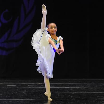 Valiqa Zahra — Classical dancer, Indonesia