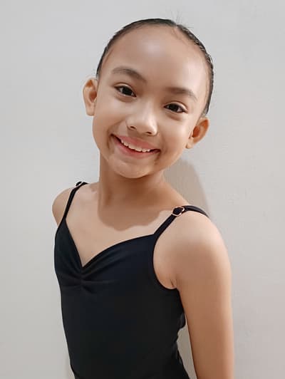 Valiqa Zahra — Classical dancer, Indonesia
