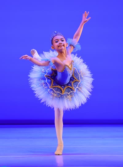 Valiqa Zahra — Classical dancer, Indonesia