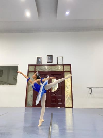 Valiqa Zahra — Classical dancer, Indonesia