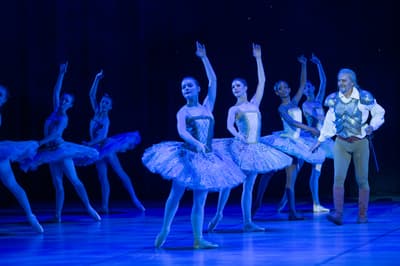 Zeinab Ntombifuthi Kone — dancer, United States