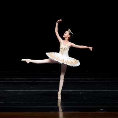 Chienyu Lisa Chen — Classical dancer