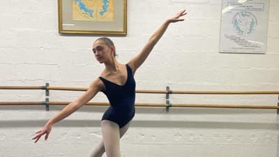 Kyra Debs — Classical dancer