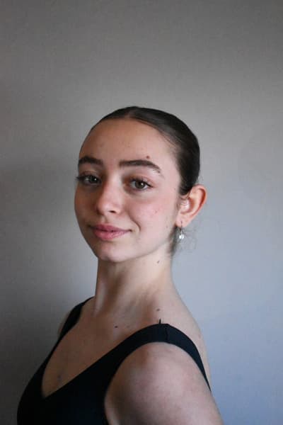Violeta Fernandez Vilà — Neoclassical dancer, Spain