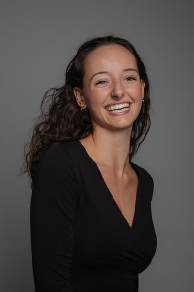 Clara Caparros — Classical dancer