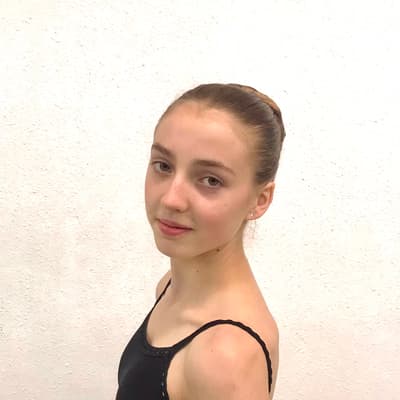 Hazel Lessley — Classical dancer, France