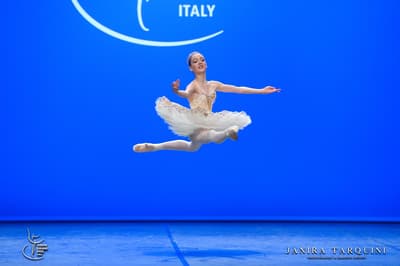Hazel Lessley — Classical dancer, France