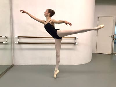 Hazel Lessley — Classical dancer, France